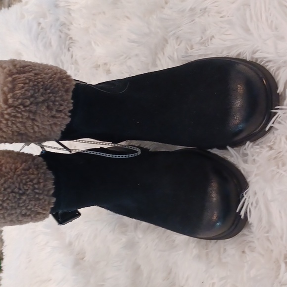 New Ugg Women’s Harrison Cuffed Black Waterproof Buckle Accented Boots Size 8 - Picture 13 of 16